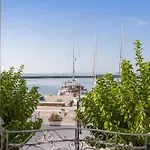 Zoe's - Modern By The Port & * Karystos (Evia)