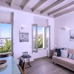 Zoe's - Modern By The Port & * Karystos (Evia)