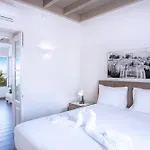 Zoe's - Modern By The Port & *