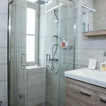 Zoe's - Modern By The Port & Apartment *