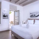 Zoe's - Modern By The Port & Apartment