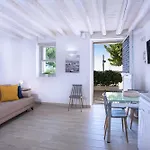 Zoe's - Modern By The Port & Karystos (Evia)