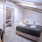 Zoe's - Modern By The Port & Apartment Karystos (Evia)