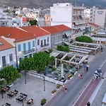Zoe's - Modern By The Port & Apartment Karystos (Evia)