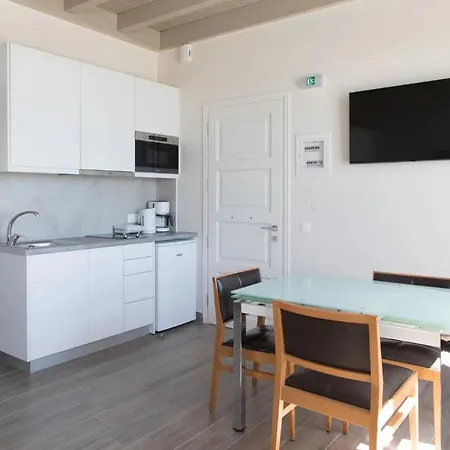 Daire Zoe's - Modern By The Port &