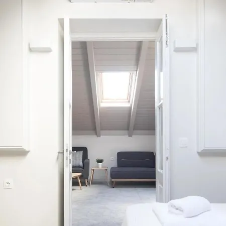 Zoe's - Modern By The Port & Karystos (Evia)