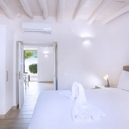 Zoe's - Modern By The Port & * Karystos (Evia)