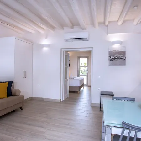 Zoe's - Modern By The Port & Apartment *