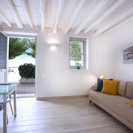 Apartment Zoe's - Modern By The Port & Karystos (Evia)