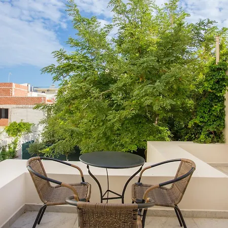 Zoe's - Modern By The Port & Karystos (Evia)