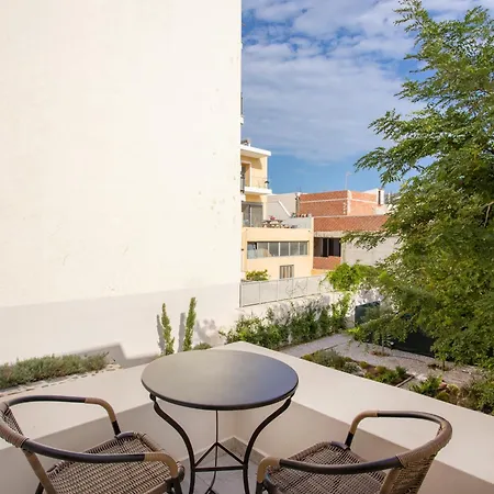 Zoe's - Modern By The Port & * Karystos (Evia)