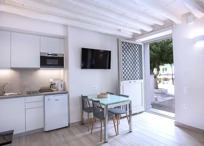 Zoe's - Modern By The Port & *