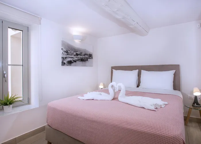 Zoe's - Modern By The Port & Appartamento