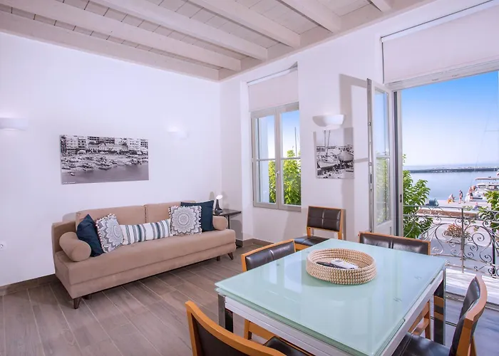 Zoe's - Modern By The Port & Karystos (Evia)