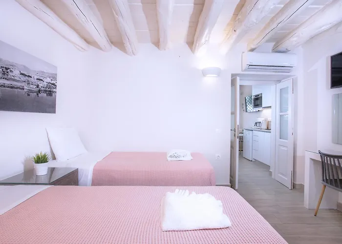 Zoe's - Modern By The Port & * Karystos (Evia)