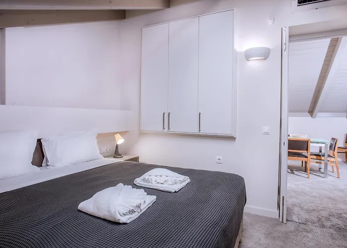 Zoe's - Modern By The Port & Karystos (Evia)